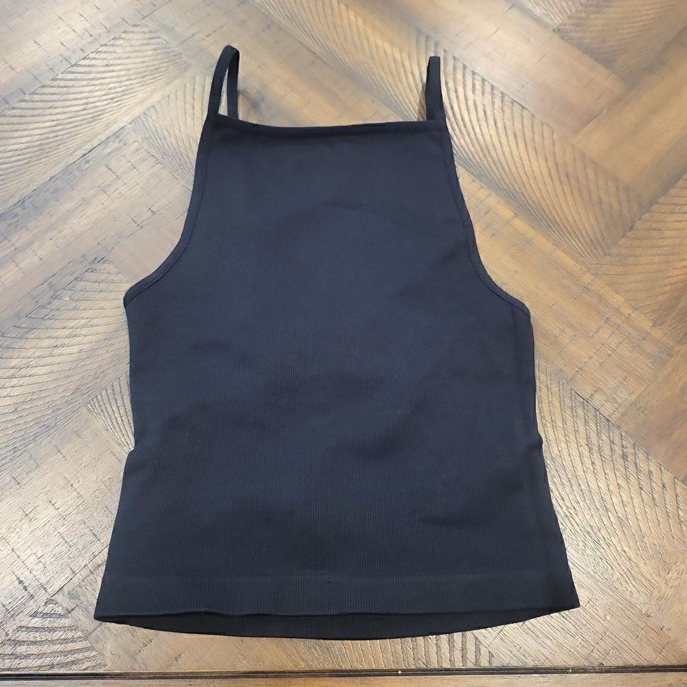 **Read Listing**Tighten Up Cutout Tank Free People Solid Black XS/S - Picture 3 of 6